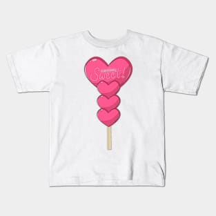 Sometimes I'm sweet! Sweet pink heart-shaped candy lollipops stacked. Kids T-Shirt